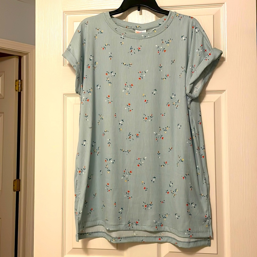 Lularoe Leah T-shirt NWT